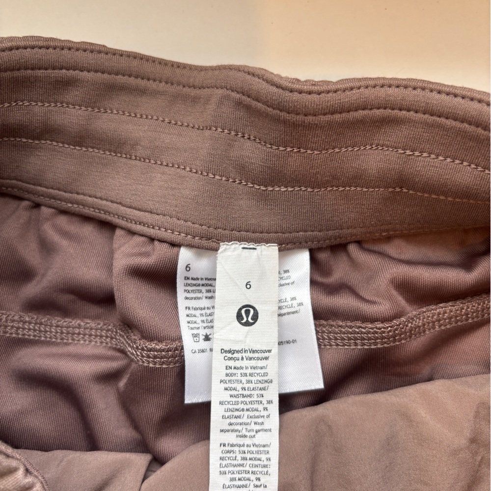 Lululemon Softstreme High-Rise Short 4" - Picture 4 of 6